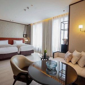 Estudio Executive con Cama King